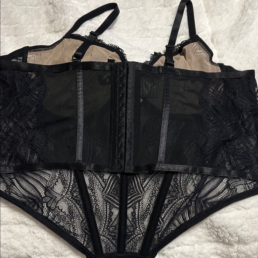 🎈SALE🎈Torrid - Picture 3 of 8